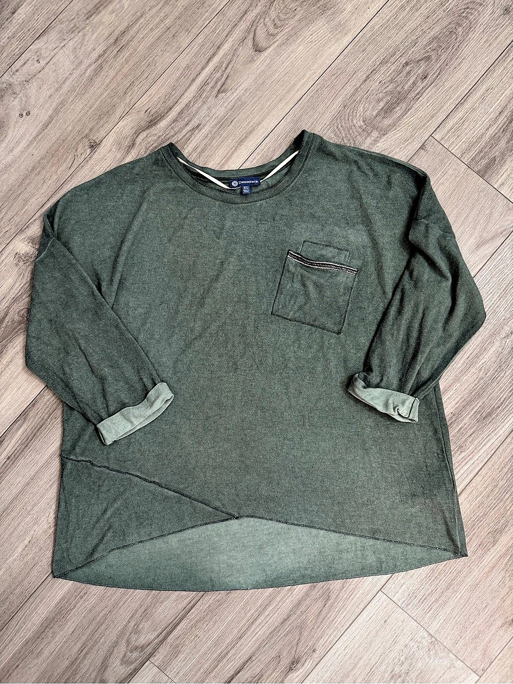 Democracy Long Sleeve Pocket Top in Green XL